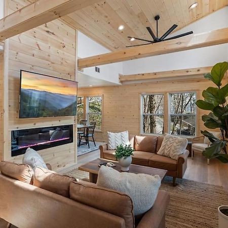 New! Modern Cabin With Two Decks, Bar & Game Room! Gatlinburg Luaran gambar