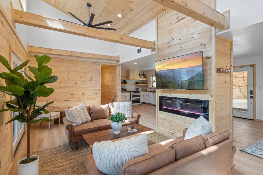 New! Modern Cabin With Two Decks, Bar & Game Room! Gatlinburg Luaran gambar