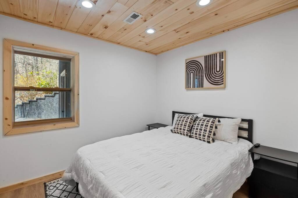 New! Modern Cabin With Two Decks, Bar & Game Room! Gatlinburg Luaran gambar