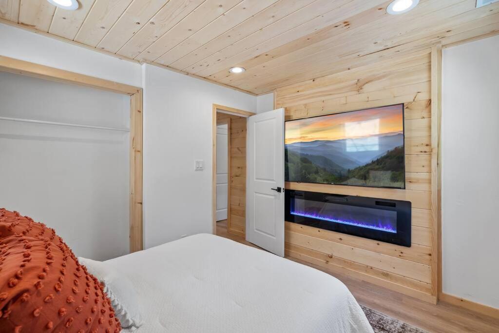 New! Modern Cabin With Two Decks, Bar & Game Room! Gatlinburg Luaran gambar
