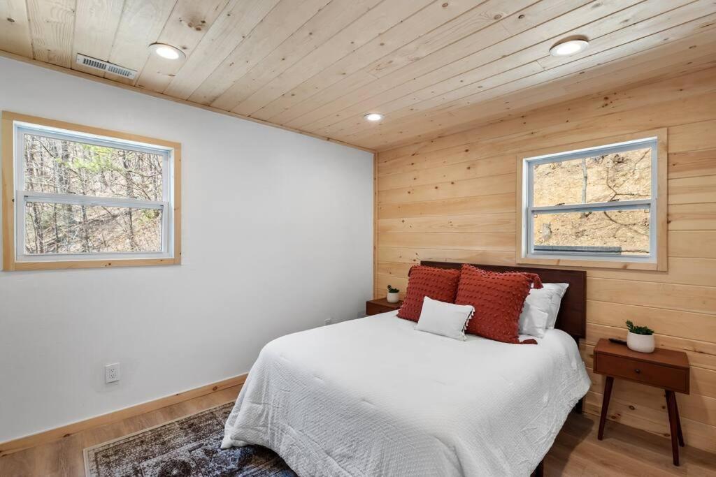 New! Modern Cabin With Two Decks, Bar & Game Room! Gatlinburg Luaran gambar