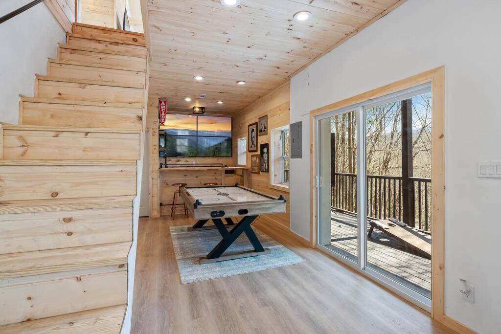 New! Modern Cabin With Two Decks, Bar & Game Room! Gatlinburg Luaran gambar