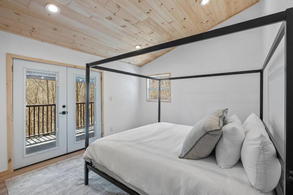New! Modern Cabin With Two Decks, Bar & Game Room! Gatlinburg Luaran gambar