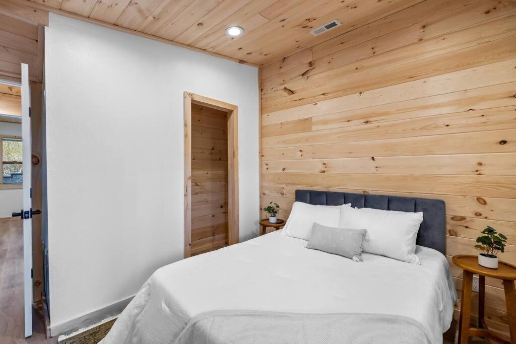 New! Modern Cabin With Two Decks, Bar & Game Room! Gatlinburg Luaran gambar